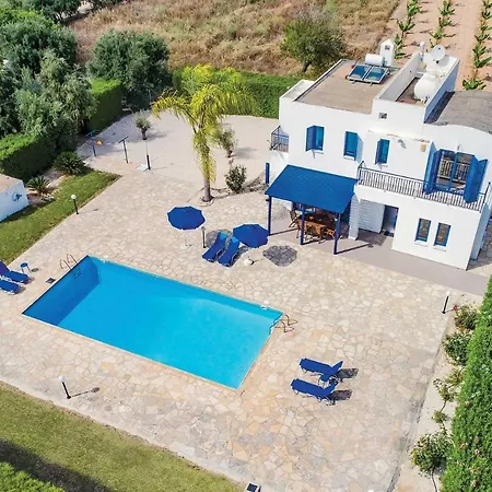 Ino With Private Swimming Pool At Coral Bay Villa Peyia