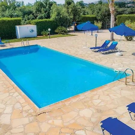 Ino With Private Swimming Pool At Coral Bay