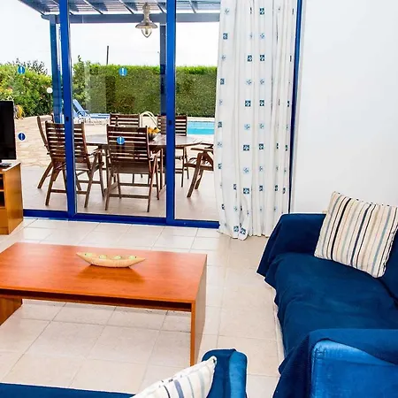 Villa Ino With Private Swimming Pool At Coral Bay *